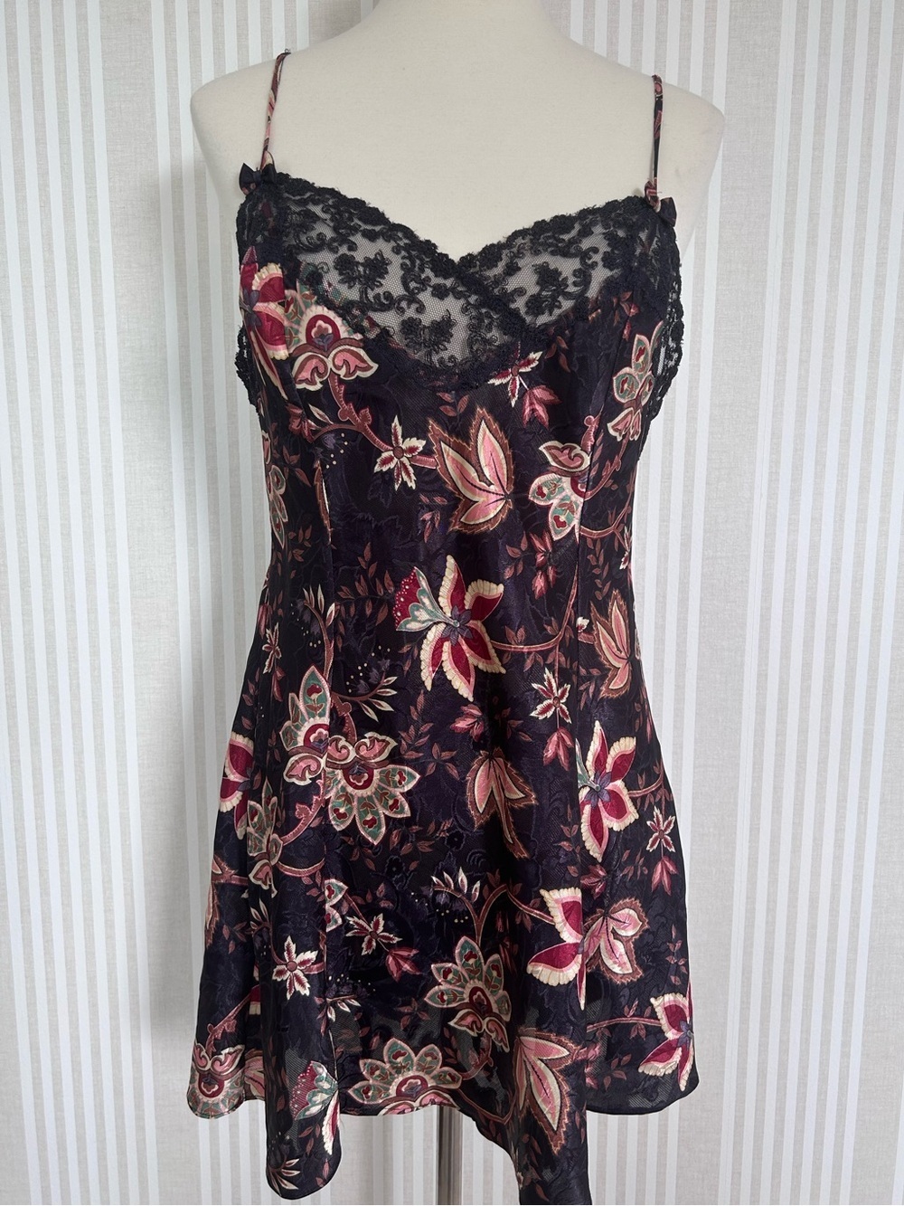 Victoria’s Secret Gold Label Lingerie Deep Purple Floral Chemise Size M Vintage